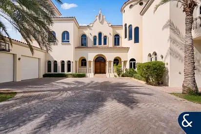 Beach Villa | Skyline Views | Best Value