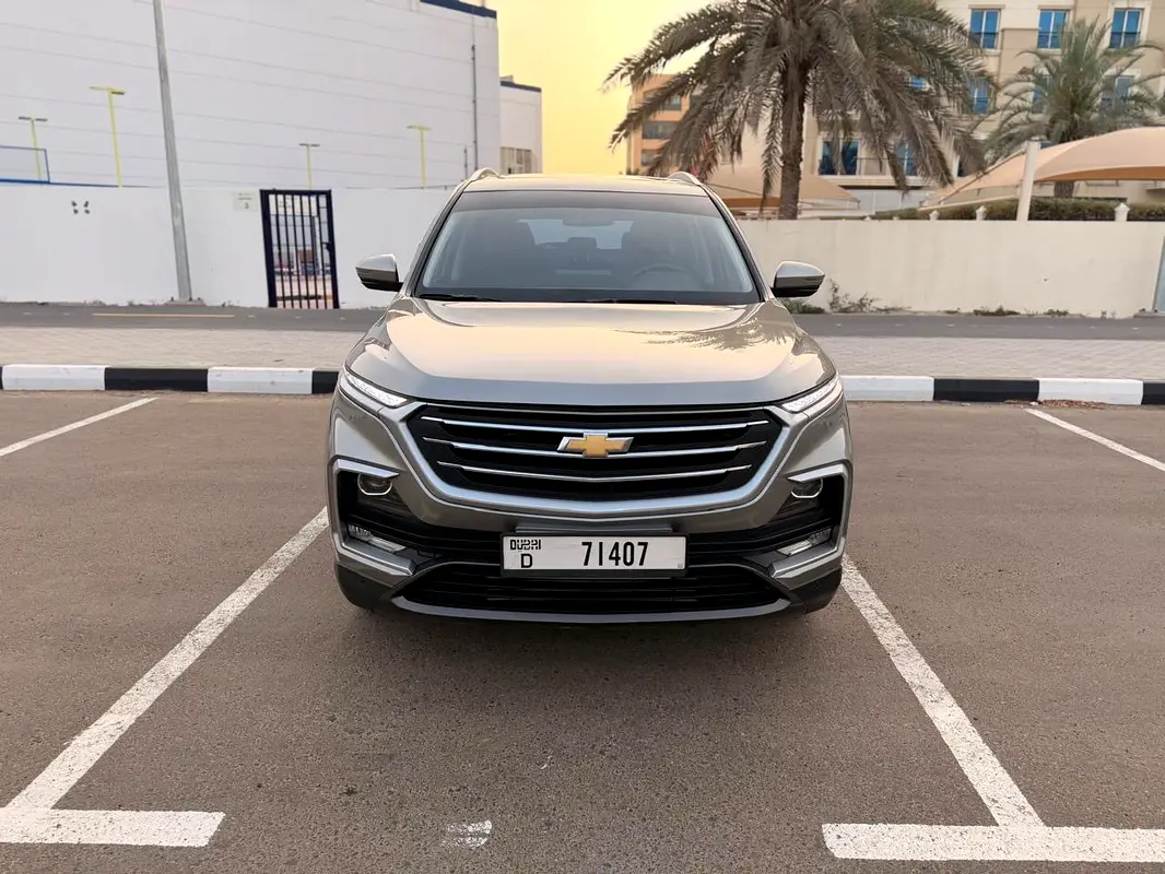 Chevrolet Captiva 2023 — photo 1 of 15