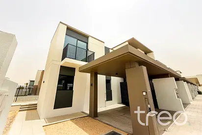 Large | Corner Unit | Prime Location