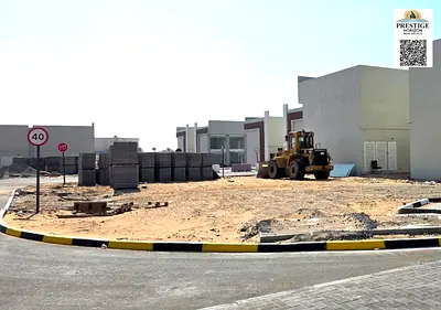 أرض "زاوية" ضخمة على 3 شوارع – العامرة – 19,150 قدم مربع من المواقع النادرة