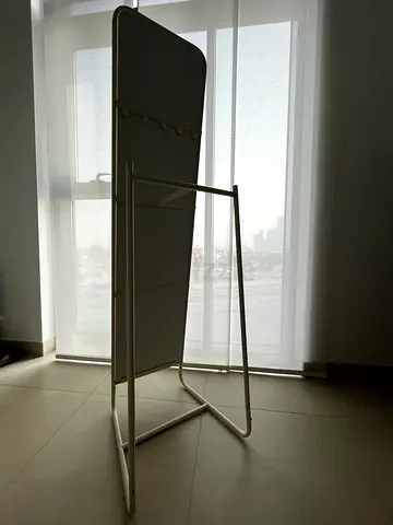 Standing mirror