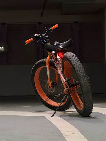 Fat tire mountain bike - 26 wheels