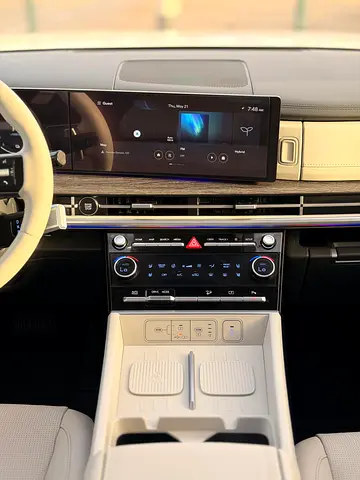 صورة 5 لـ 2025 Hyundai SANTA FE