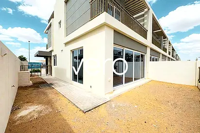 Corner Unit | Closed Kitchen | Roof Terrace