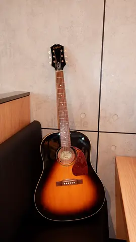 Acoustic electric guitar