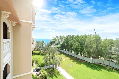 Vacant on Transfer | Sea View | Beach Access
