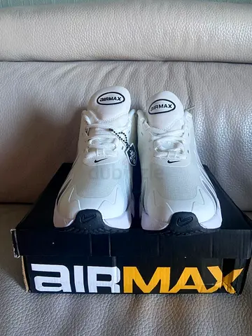 White Nike Air Max sneakers - size not specified, lightly used