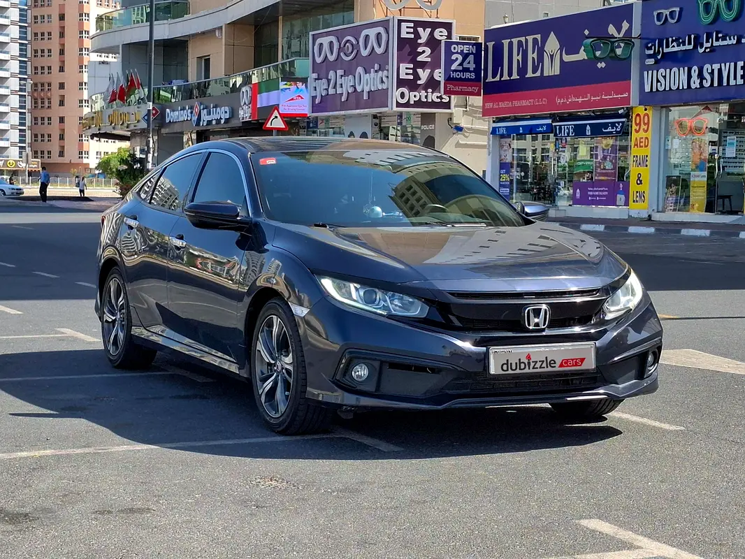 Honda Civic 2020 — photo 1 of 14