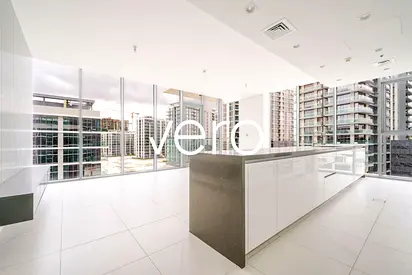 Vacant | Corner Unit | Upgraded