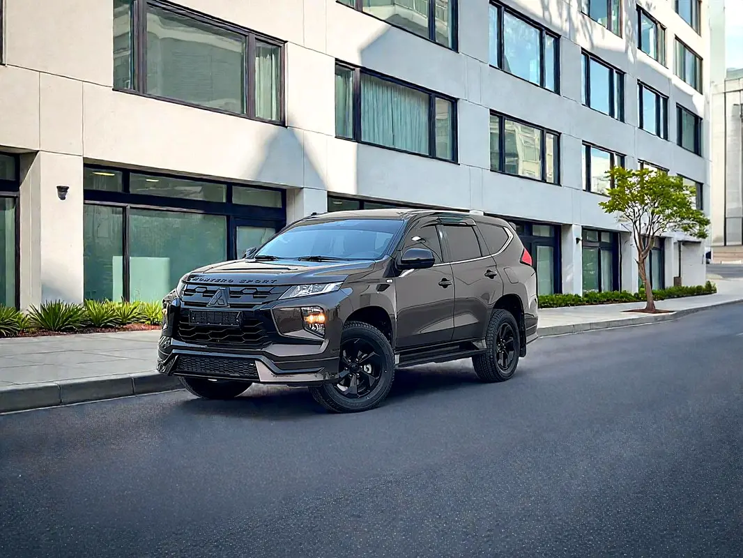 Mitsubishi Montero Sport 2025 — photo 1 of 20
