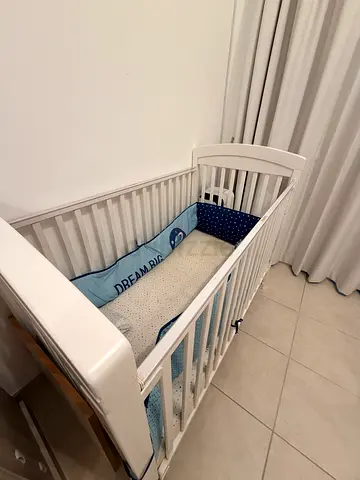 Baby Crib (Centerpoint)