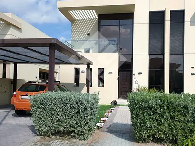 3BR + Maid End Unit Villa | Golf Community