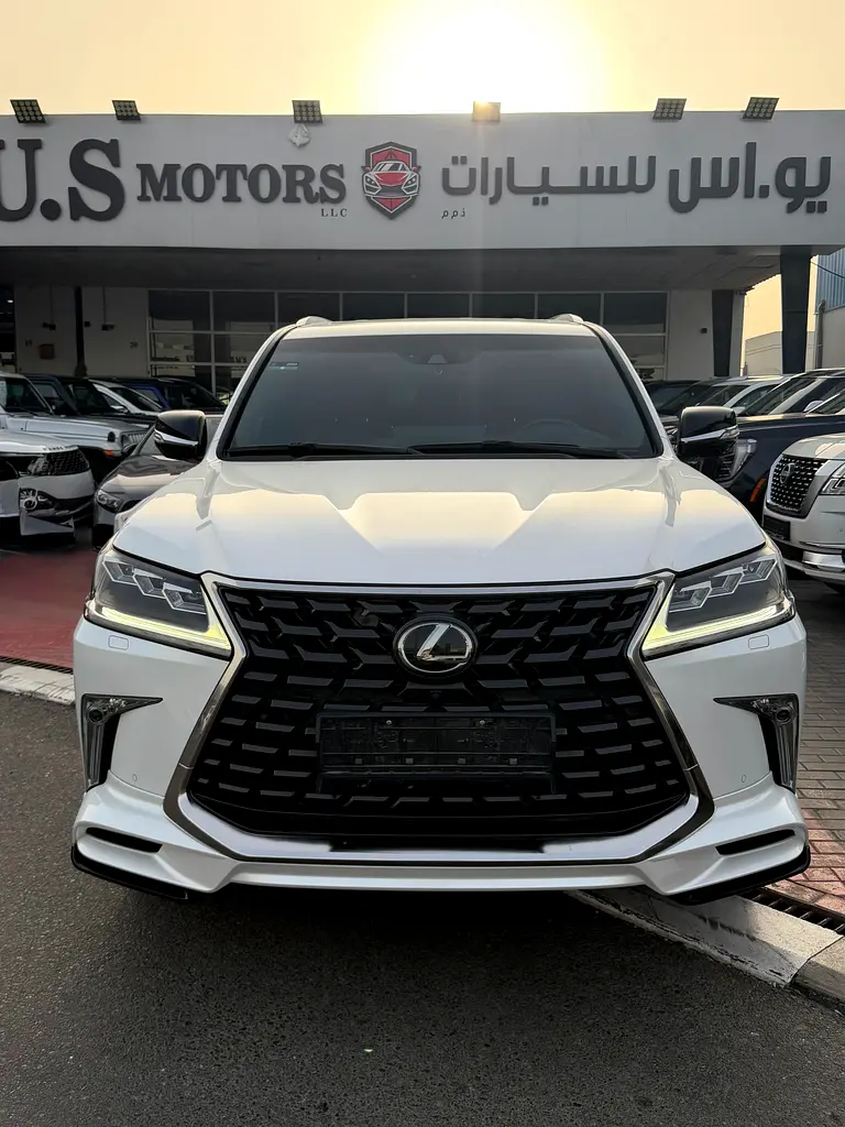 Lexus LX-Series 2021 — photo 1 of 5