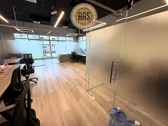SPECIOUS SHOP FOR RENT|INCLUSIVES UTILITIES BILL IN RENT|NEARBY BUS STOP|COVERED PARKING LOT|FLEXIBL