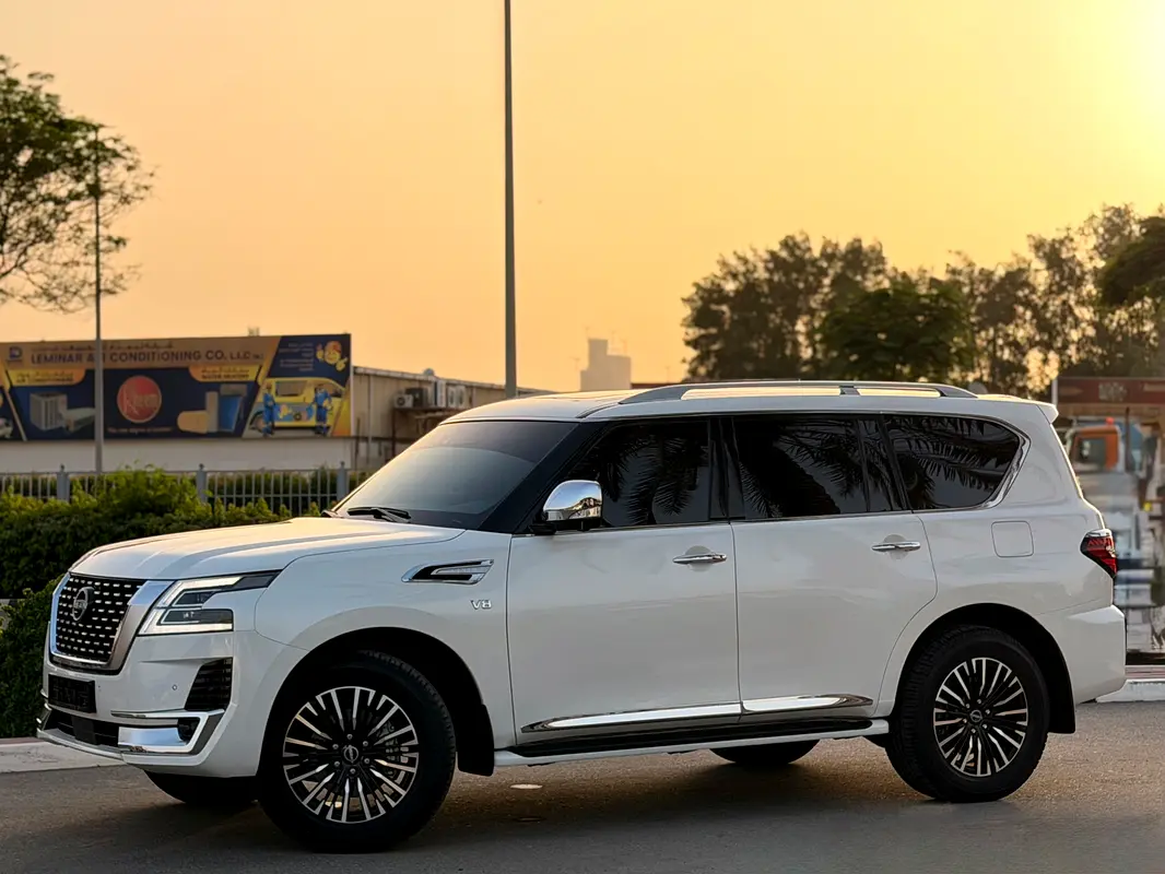 Nissan Patrol 2024 — photo 1 of 20