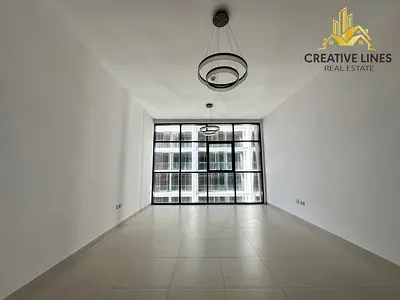 VERY SPACIOUS//READY TO MOVE//PRIME LOCATION