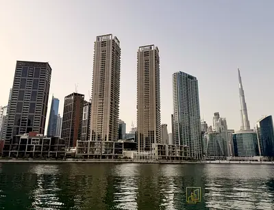 CANAL VIEWS || HIGH FLOOR || 06 SERIES