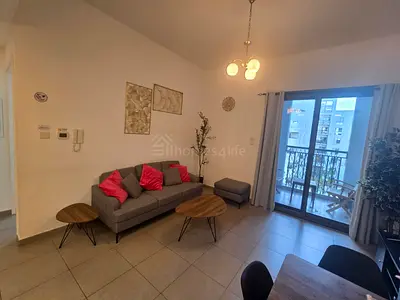 Furnished | Pool View | Vacant | Multiple Cheques