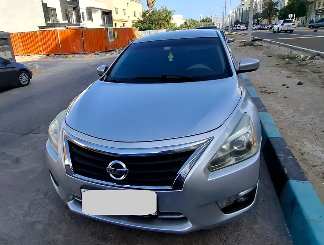 Nissan Altima 2016 — photo 1 of 9