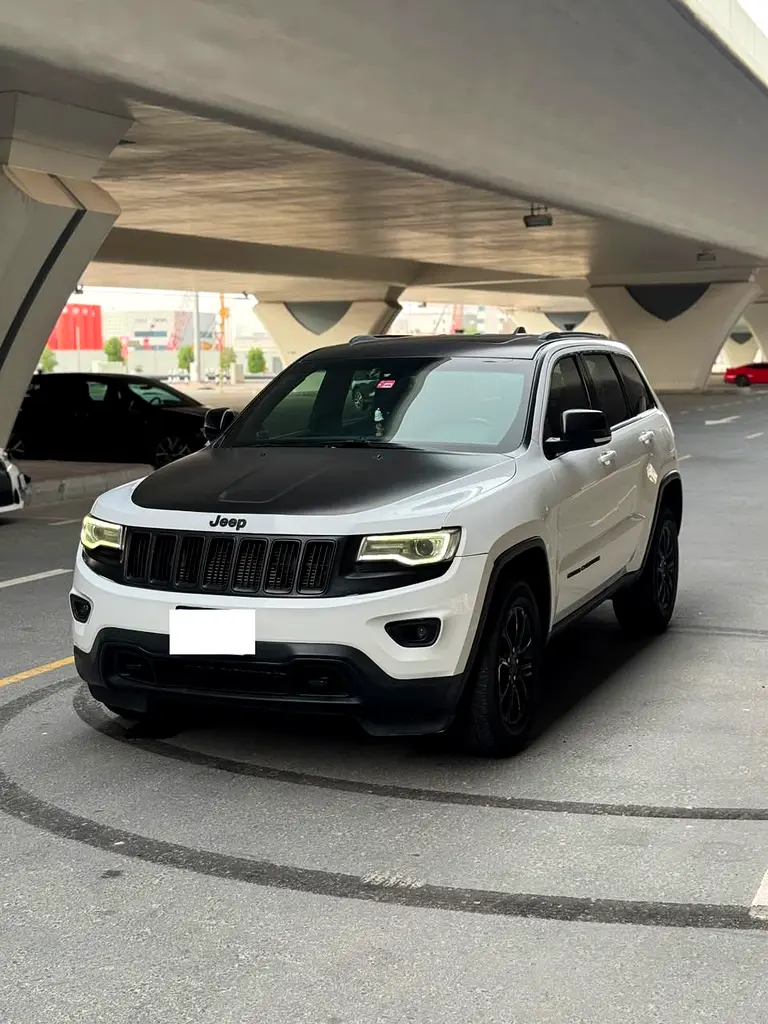 Jeep Grand Cherokee 2014 — photo 1 of 11