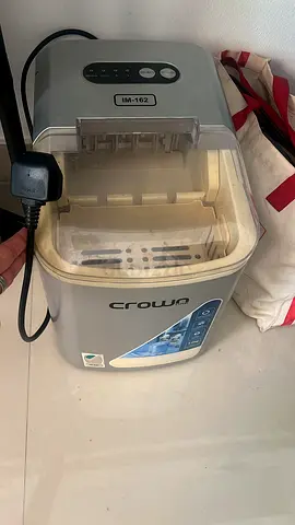 Ice maker