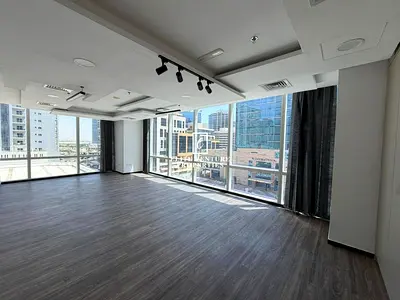 FITTED | DOWNTOWN CITY VIEW | CORNER OFFICE