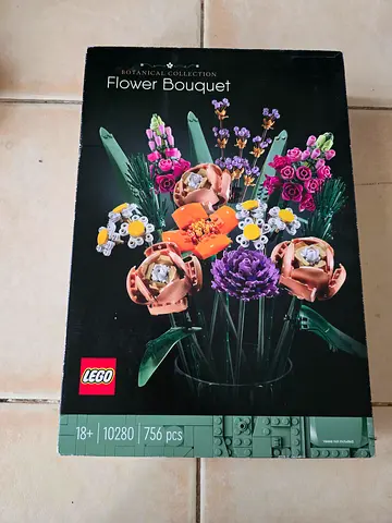 LEGO Botanical Flower Bouquet Set (Boxed) - Decorative Building Set brand new