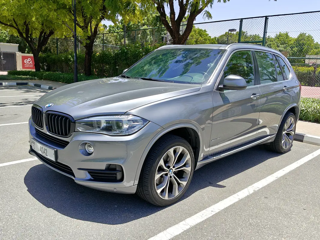 BMW X5 2017 — photo 1 of 10