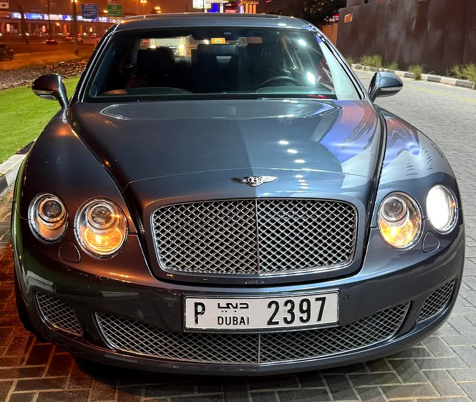 Bentley Flying Spur 2013 — photo 1 of 17