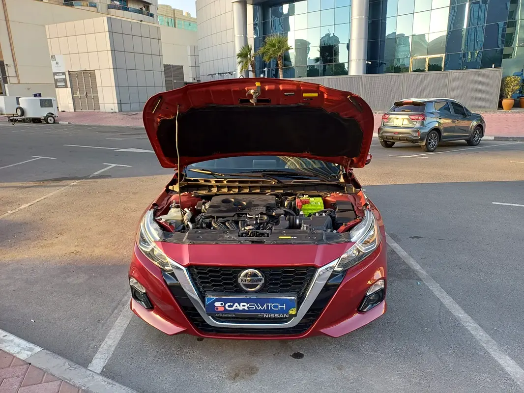 Nissan Altima 2020 — photo 1 of 12