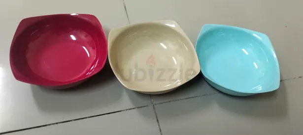 Set of 3 serving bowls — used, good condition
