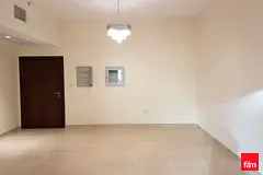 Metro | Closed Kitchen | Spacious | Chiller Free