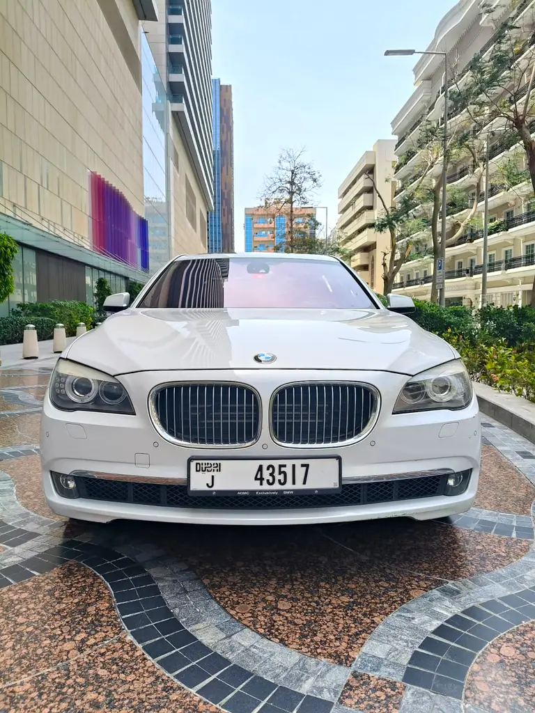 BMW 7-Series 2012 — photo 1 of 15