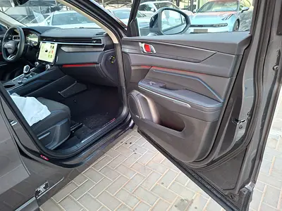 صورة 14 لـ 2026 LYNK & CO 01