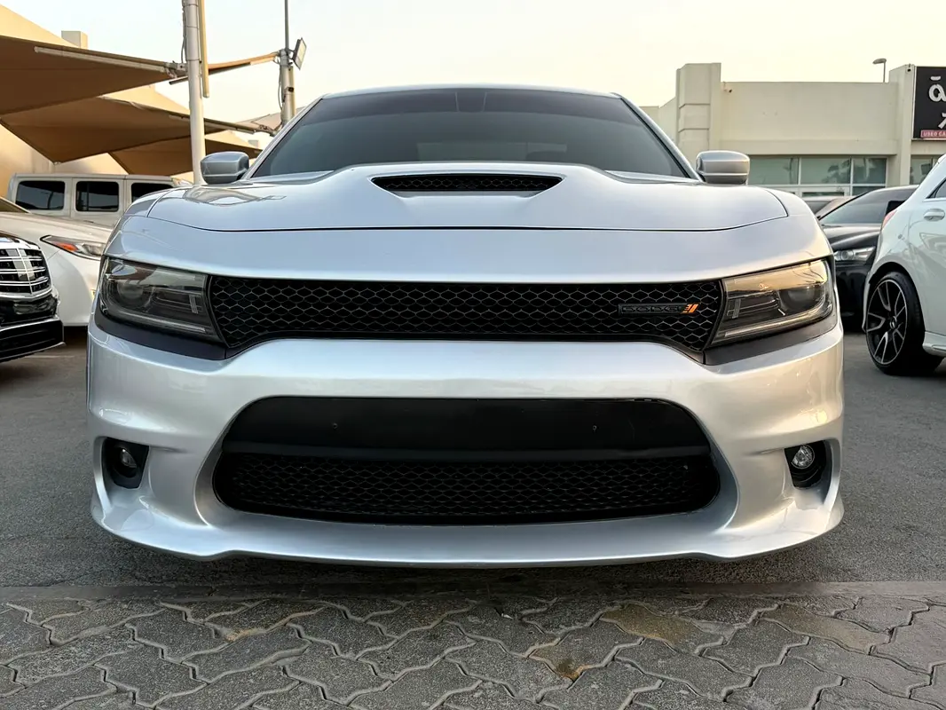Dodge Charger 2022 — photo 1 of 20