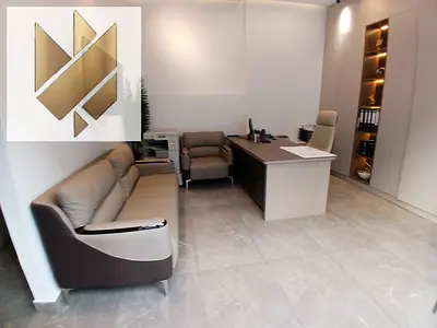 للايجار السنوي مكتب للايجار مساحه ممتازه ومكان راقي وتشيبطبات رائعه بمويلح الجديده