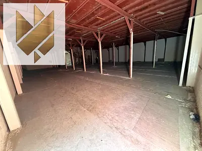 Warehouse for Rent in Industrial Area 17 Sharjah 8000 sqft with Mezzanine 4600 Ground 3400 Mezz Prime Location