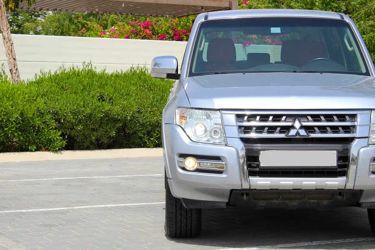 Mitsubishi Pajero 2016 — photo 1 of 15