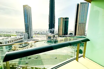 Spacious Apartment | Sea views | Bright Unit