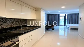 FULLY FURNISHED STUDIO | PRIME BUSINESS BAY LOCATION | POOL VIEW