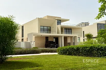 Internal Large Plot - Full Lagoon View