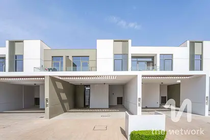 Single Row | Large Plot | Gated Community