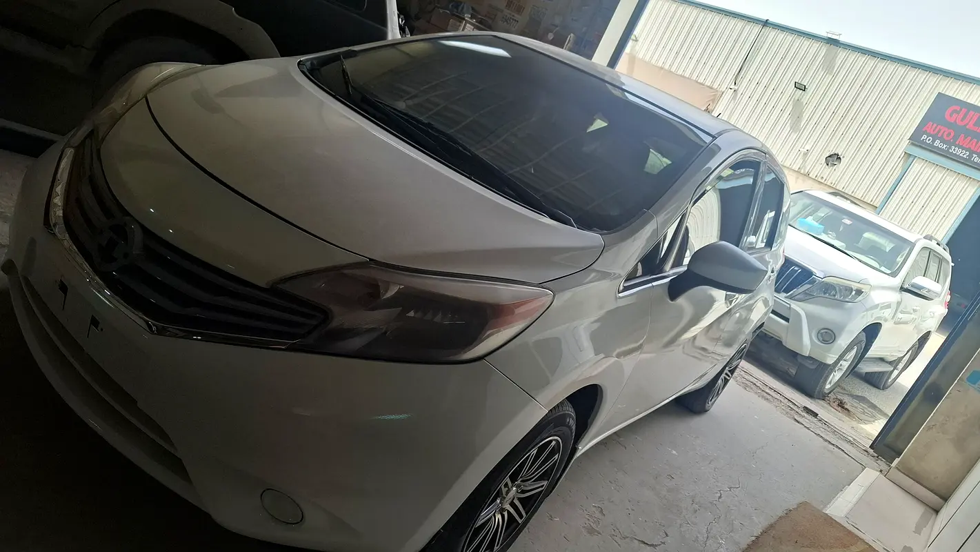 Nissan Versa 2015 — photo 1 of 12