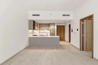 High Floor | Multiple Cheques | Bright Unit