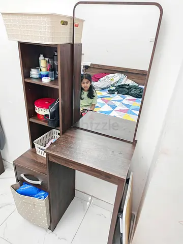 Dressing table