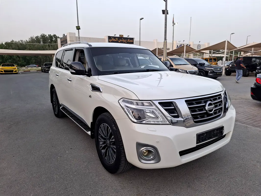 Nissan Patrol 2015 — photo 1 of 15