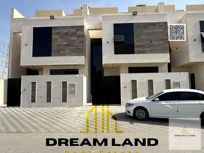 فيلا رائعة، تشمل رسوم التسجيل، تتكون من 5 غرف نوم رئيسية مع خزائن ملابس مدمجة وسطح، معروضة للبيع الآن في منطقة راقية.