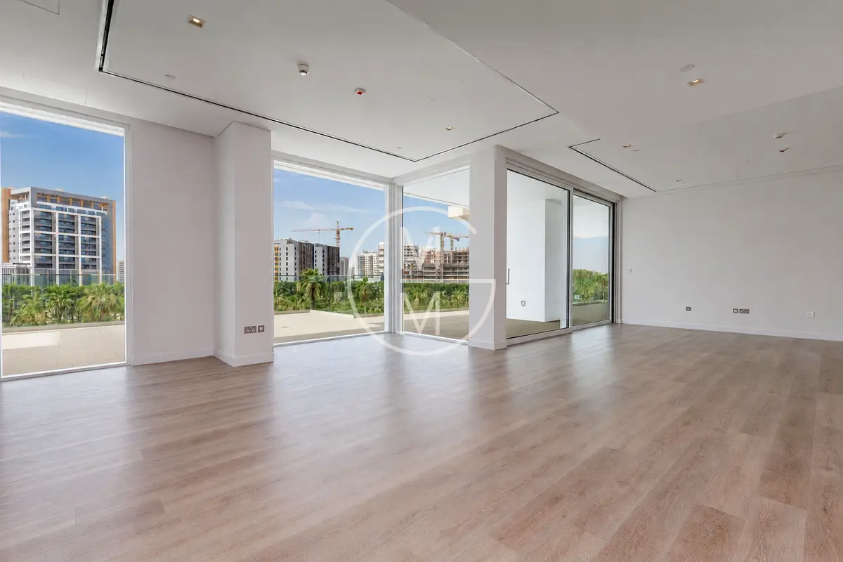 Renovated | 1 Bed | Large Terrace | Boulevard View