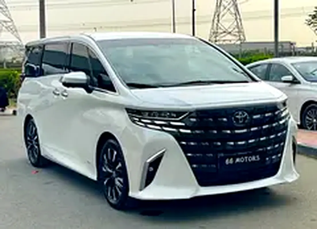 Toyota Alphard 2024 — photo 1 of 17