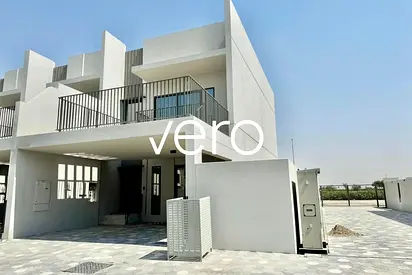 Corner Unit | Single Row | Vacant